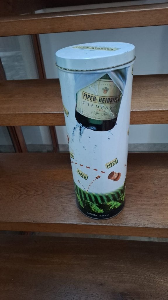 Piper-Heidsieck metalen trommel, Ophalen of Verzenden, Gebruikt, Champagne