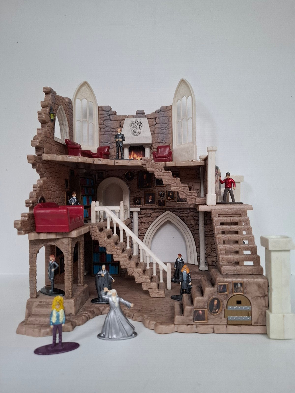 Tour Harry Potter Gryffondor avec 9 figurines en métal, Enlèvement ou Envoi, Utilisé, Figurine