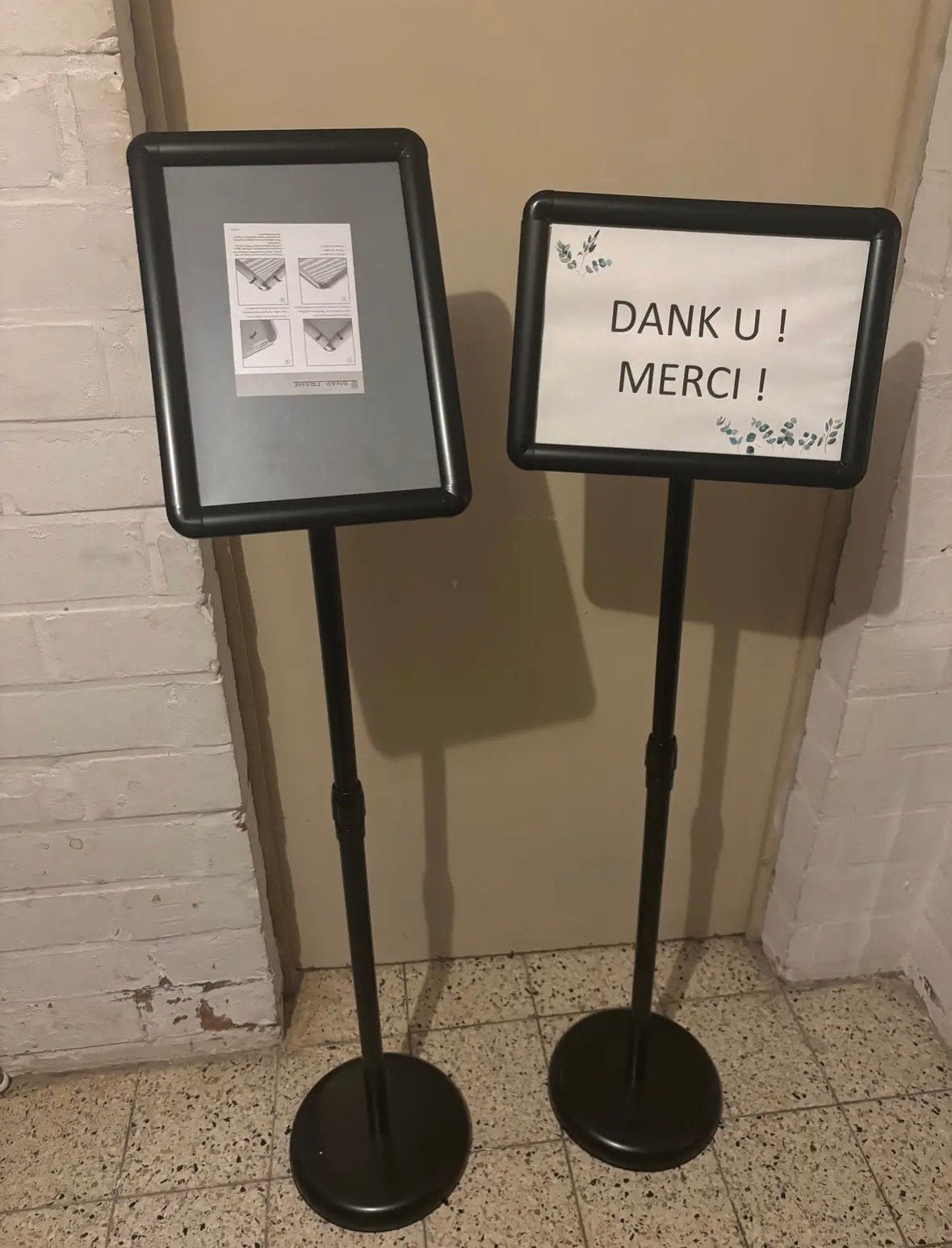 Panneaux amovibles sur pied, Enlèvement, Comme neuf