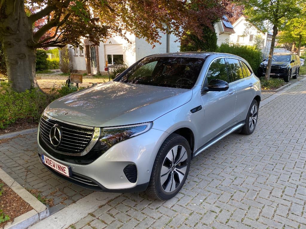 Mercedes - Benz EQC 400 4Matic, Autos, Achat, Carnet d'entretien, Phares entièrement LED, Noir