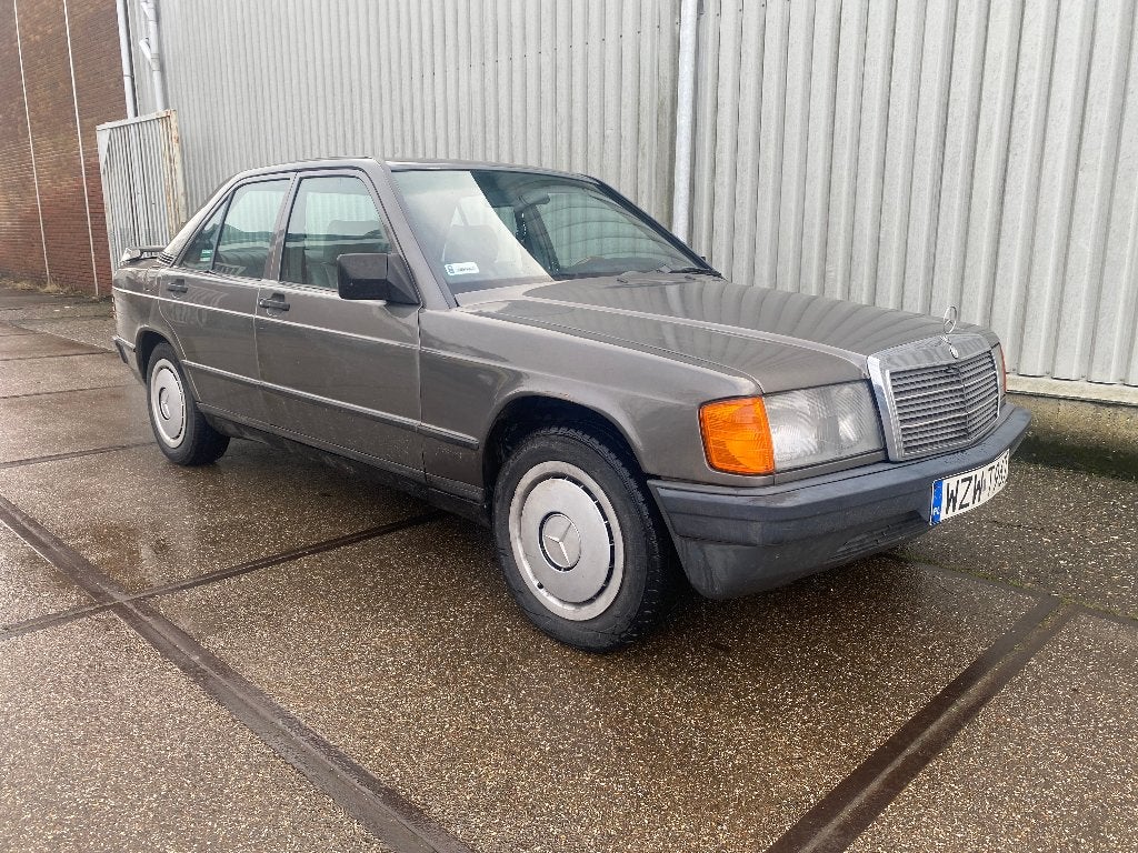 Mercedes 190D, 1985, 5Bak, Leder! 190 Diesel., Autos, Oldtimers & Ancêtres, Cuir, Attache-remorque, Mercedes-Benz, Diesel