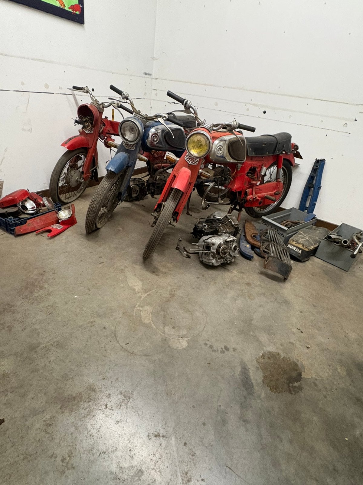 Honda C110 groot lot plus onderdelen, Fietsen en Brommers, Ophalen