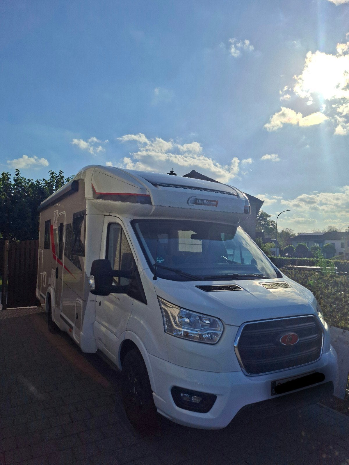 Challenger 380 Graphite ultimate uitvoering 2023, Caravanes & Camping, Camping-cars, Jusqu'à 5, Toilette à cassette, Ford, Particulier