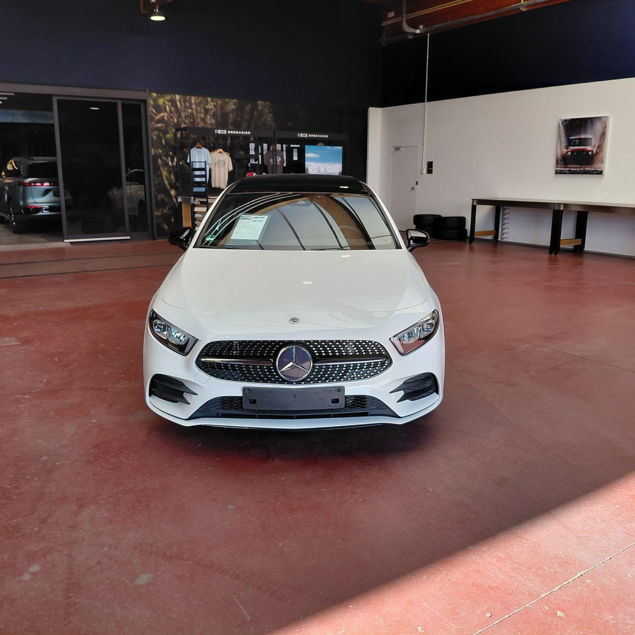 Mercedes-Benz A-klasse 180 Hatchback AMG Line Night Pack | P, Autos, 100 kW, Achat, Boîte manuelle, 5 portes
