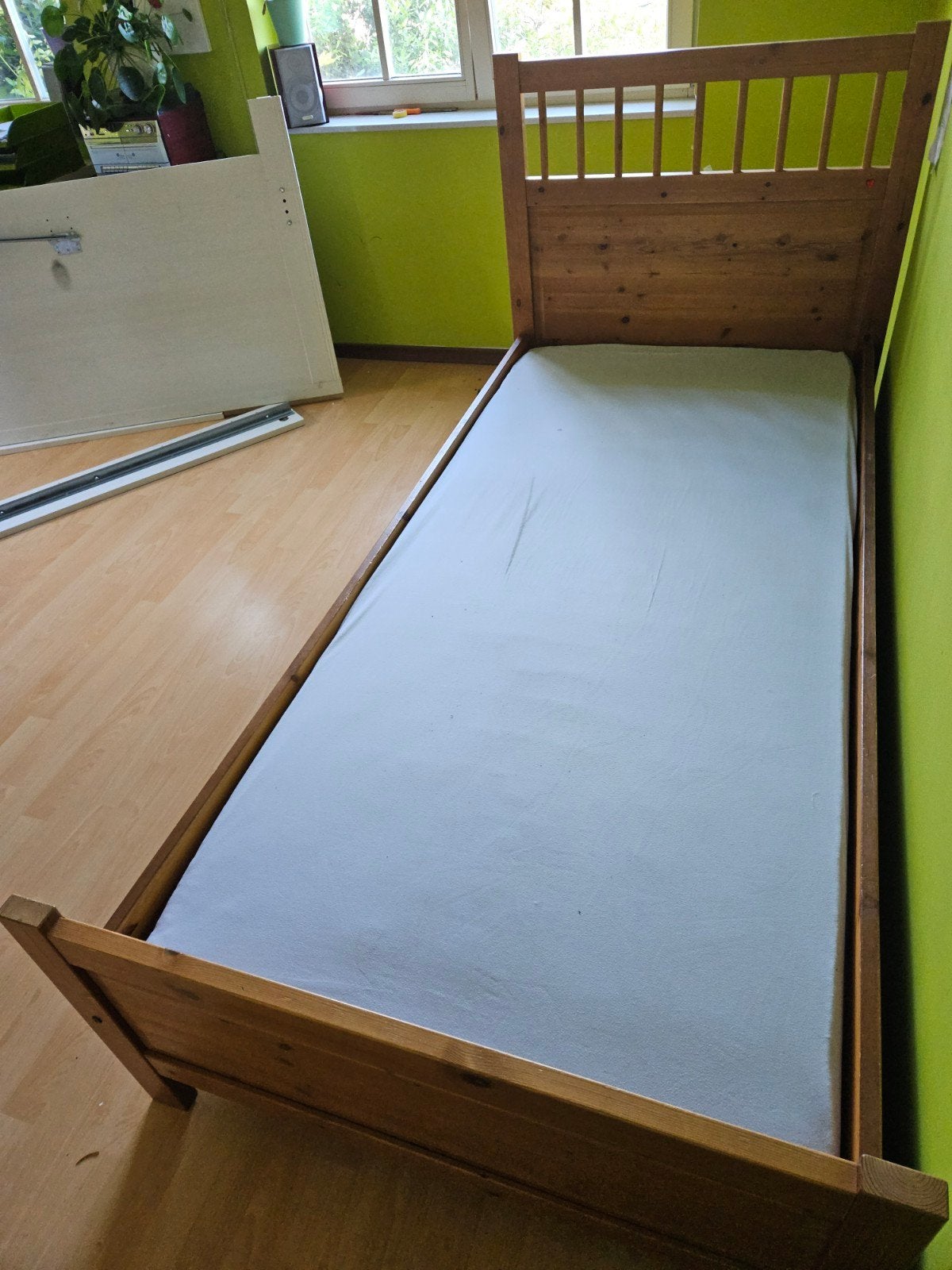 lit simple 90cm avec matelas à venir chercher sur Wavre