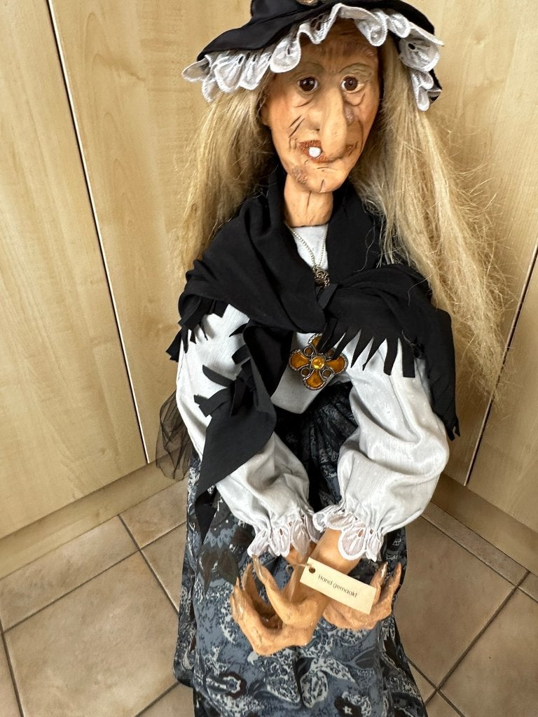 haloween heks, Ophalen, Zo goed als nieuw