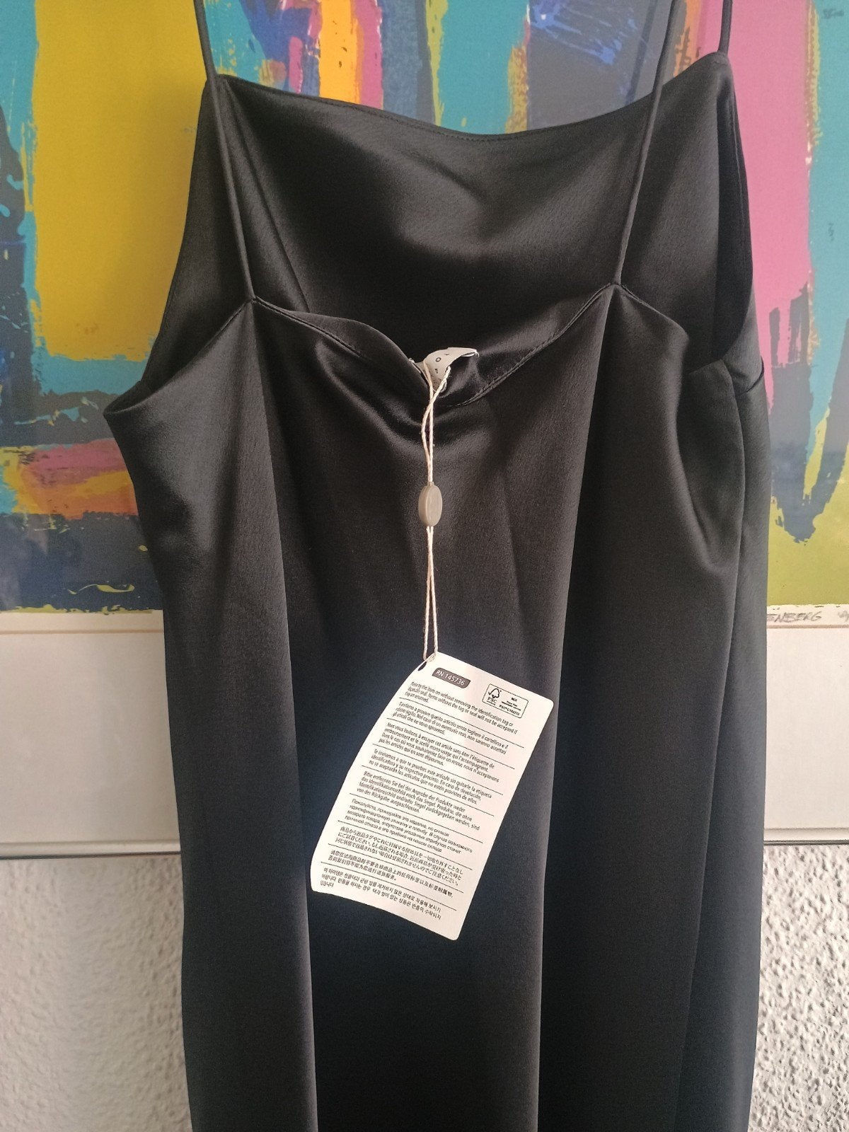 Lange zwarte satijnen japon met spaghetti bandjes 40, Neuf, Robe de gala, Taille 38/40 (M), Enlèvement ou Envoi