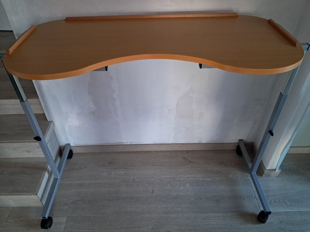 Verstelbaar bed/Roltafel, Ophalen, Zo goed als nieuw
