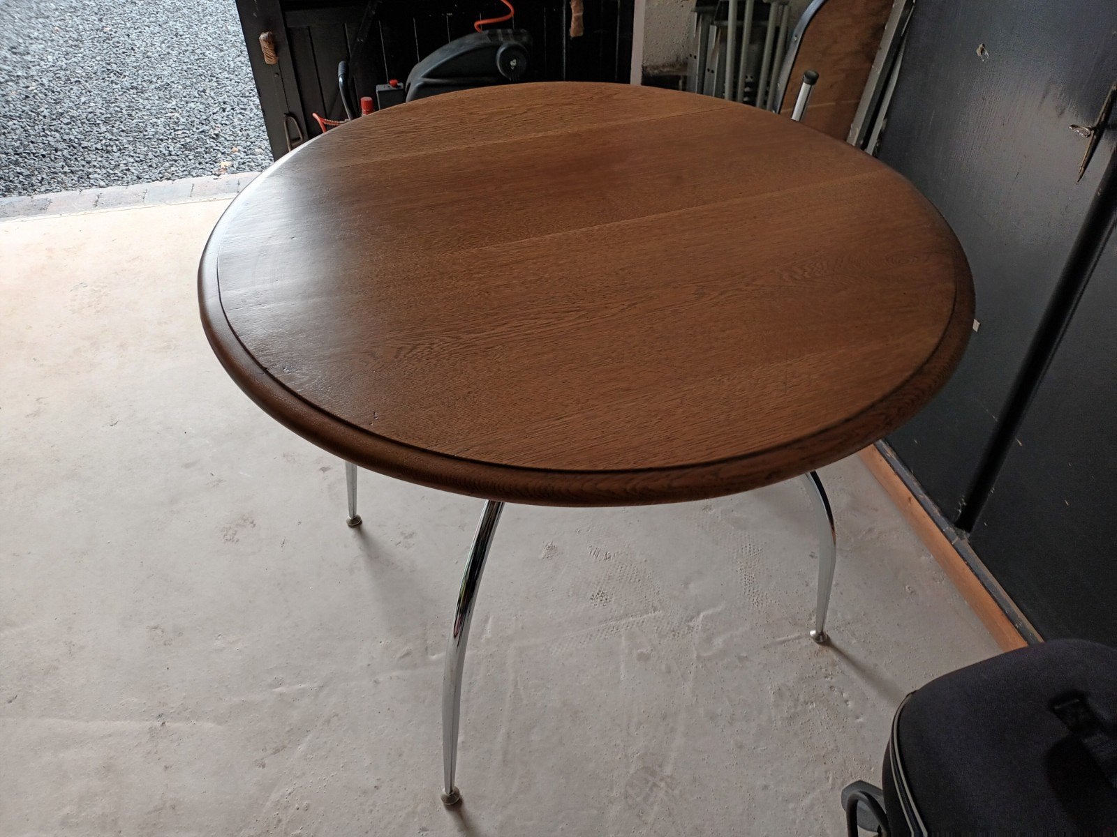 Vintage eiken ronde tafel 1mtr diameter, Ophalen, 50 – 75, 100 tot 150 cm, Zo goed als nieuw