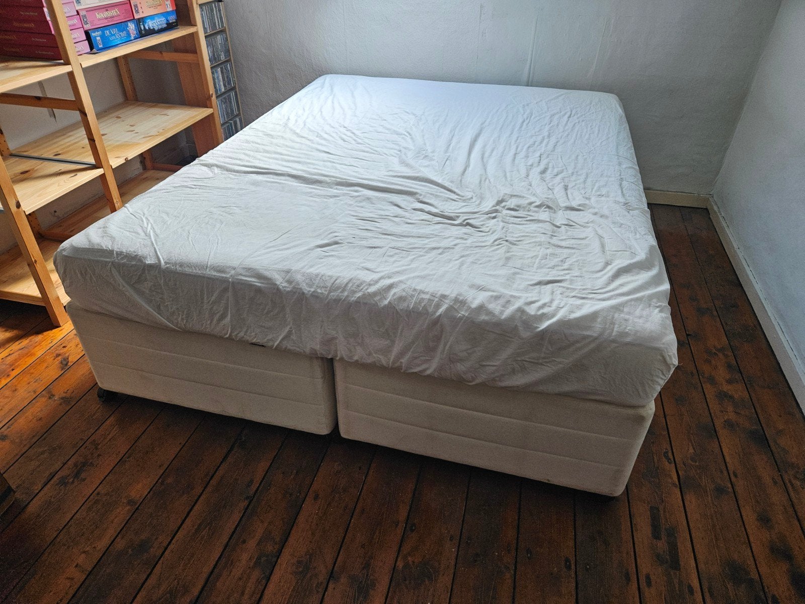 Boxspring bed Ikea 200 x 160 cm, Ophalen, Gebruikt, Wit, Tweepersoons