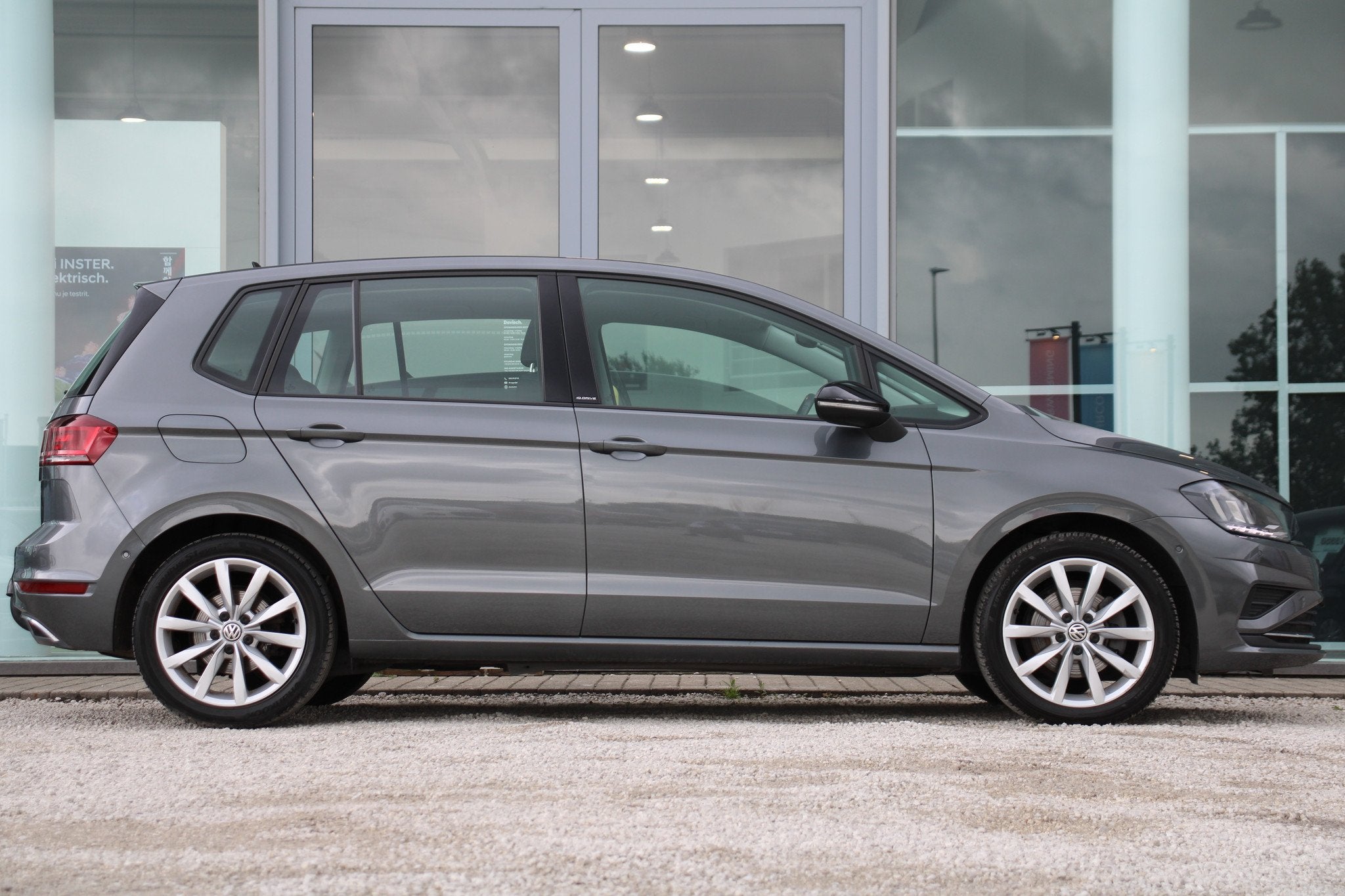 Volkswagen Golf Sportsvan 1.5TSI Active Automaat 150PK *CAM*, Auto's, 4 cilinders, Golf Sportsvan, Bedrijf, 5 zetels