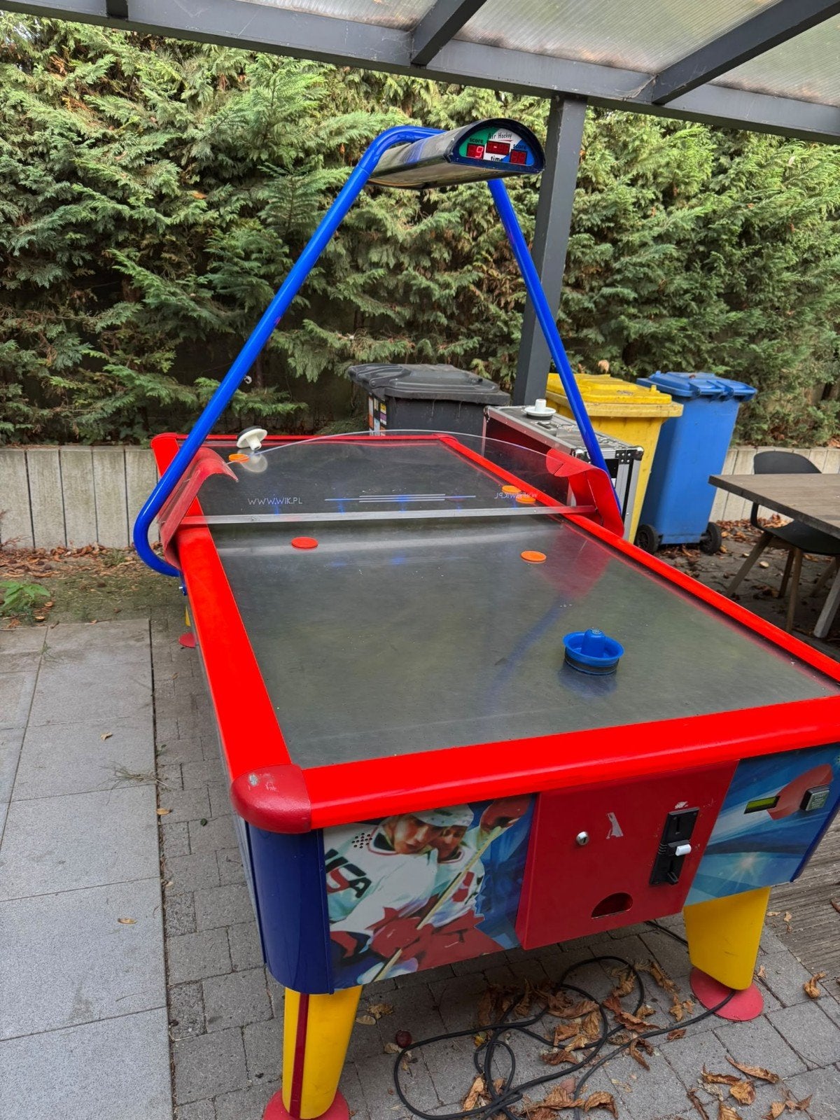 Air hockey, Enlèvement, Utilisé