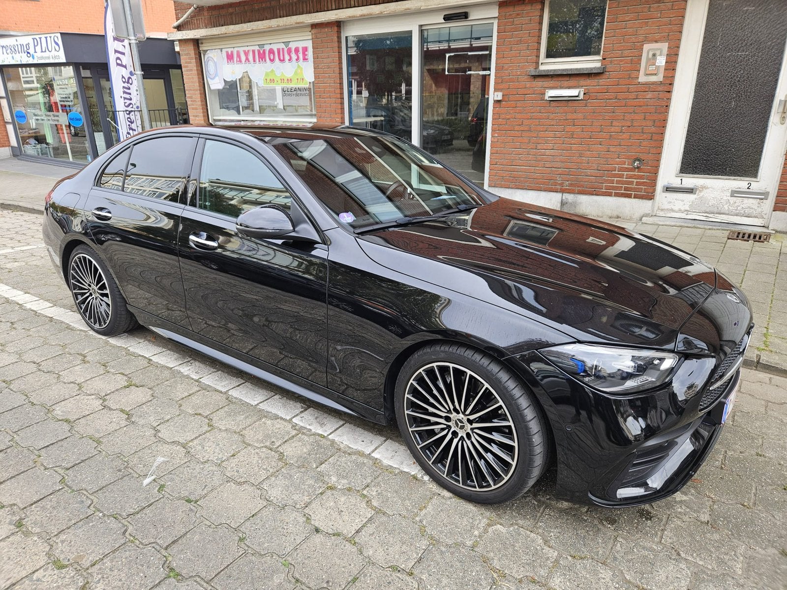 Mercedes C200 W206 – AMG LINE (90% d'options), Autos, Cuir, Achat, 1496 cm³, Entretenue par le concessionnaire