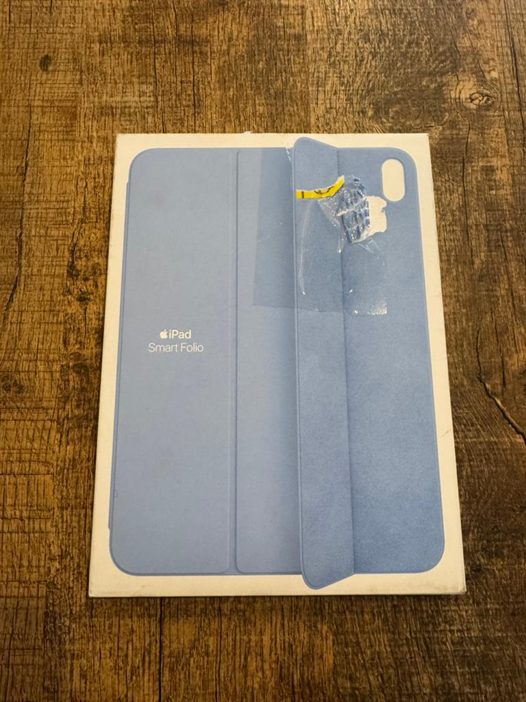 Apple iPad Smart Folio hoesje - Sky Blue - Nieuw - Spotprijs, Ophalen of Verzenden, Zo goed als nieuw