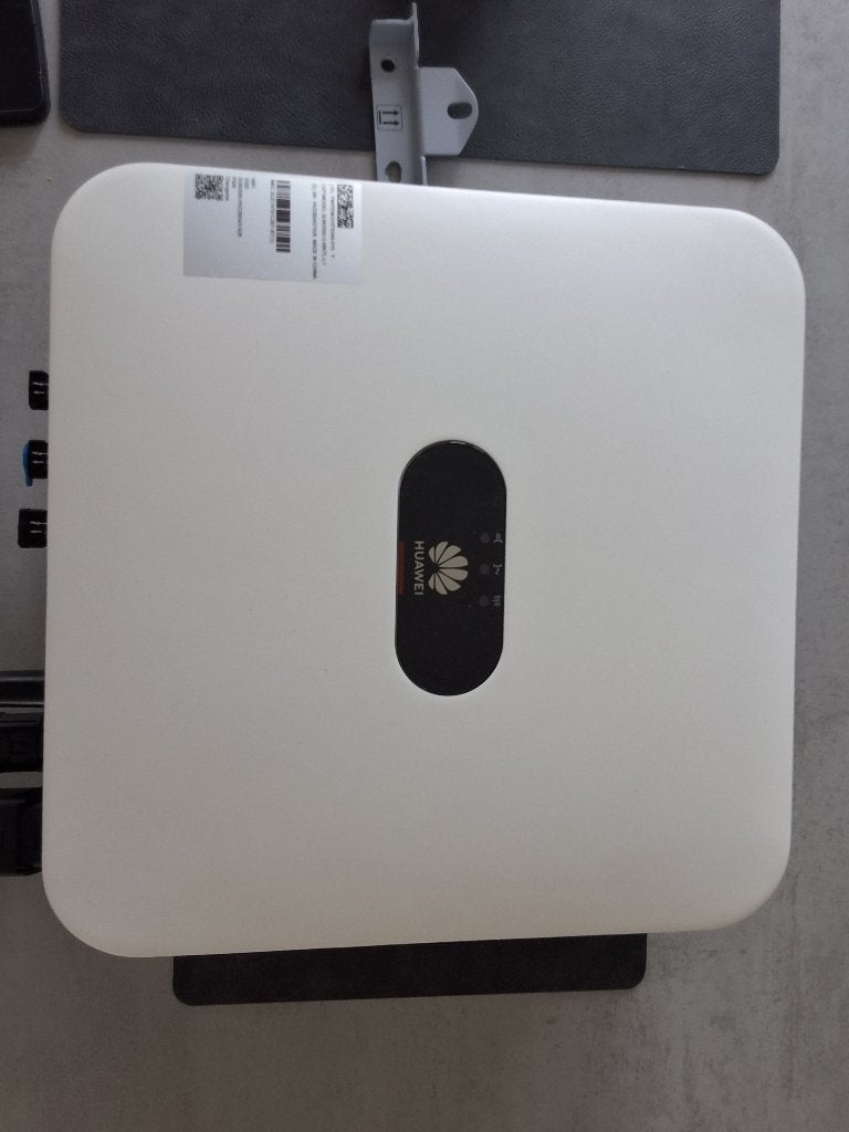 Huawei omvormer, Enlèvement, Comme neuf, Autres types, 200 watts-crêtes ou plus
