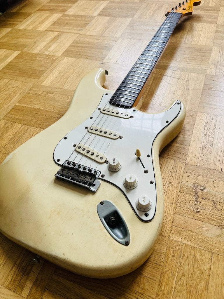 Fender JV Stratocaster | ST62-85 | MIJ 1982 | Red Bobbins PU, Musique & Instruments, Instruments à corde | Guitares | Électriques