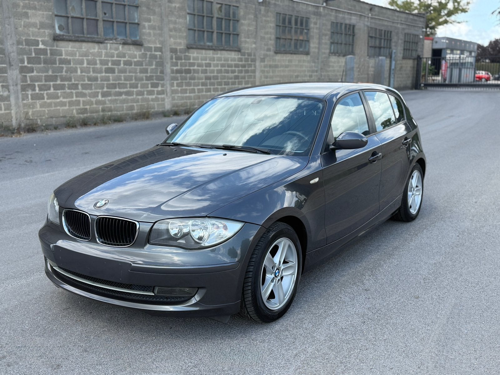 BMW Série 116i Essence – 2007 – 139.000 km – AIRCO, Auto's, BMW, 1 Reeks, Handgeschakeld, 5 deurs, Particulier