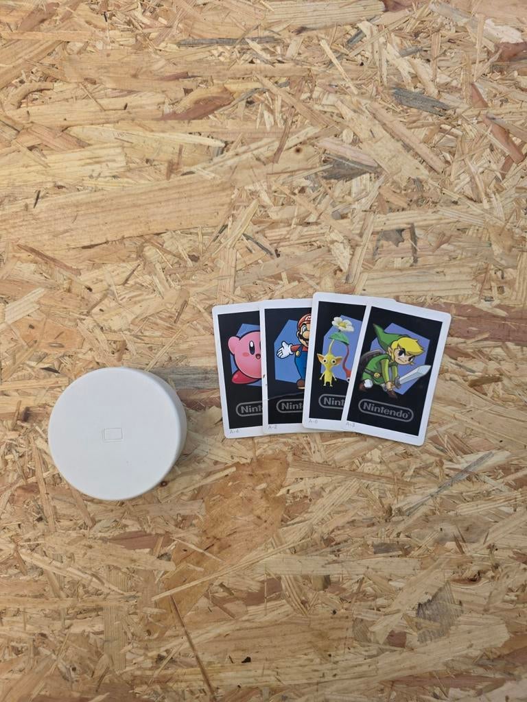 Lecteur/graveur NFC Nintendo 3DS + 4 cartes AR, Consoles de jeu & Jeux vidéo, Jeux | Nintendo 2DS & 3DS, Enlèvement ou Envoi