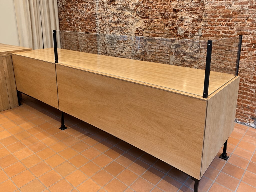 Winkelinrichting in stalen framewerk met houten panelen, Zakelijke goederen, Ophalen