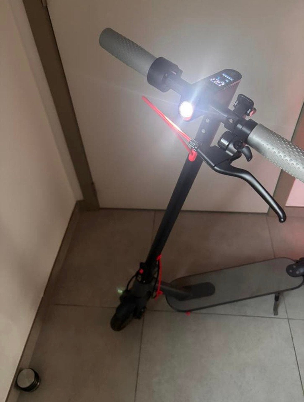 Elektrische step, Fietsen en Brommers, Elektrische fietsen, Ophalen, Zo goed als nieuw