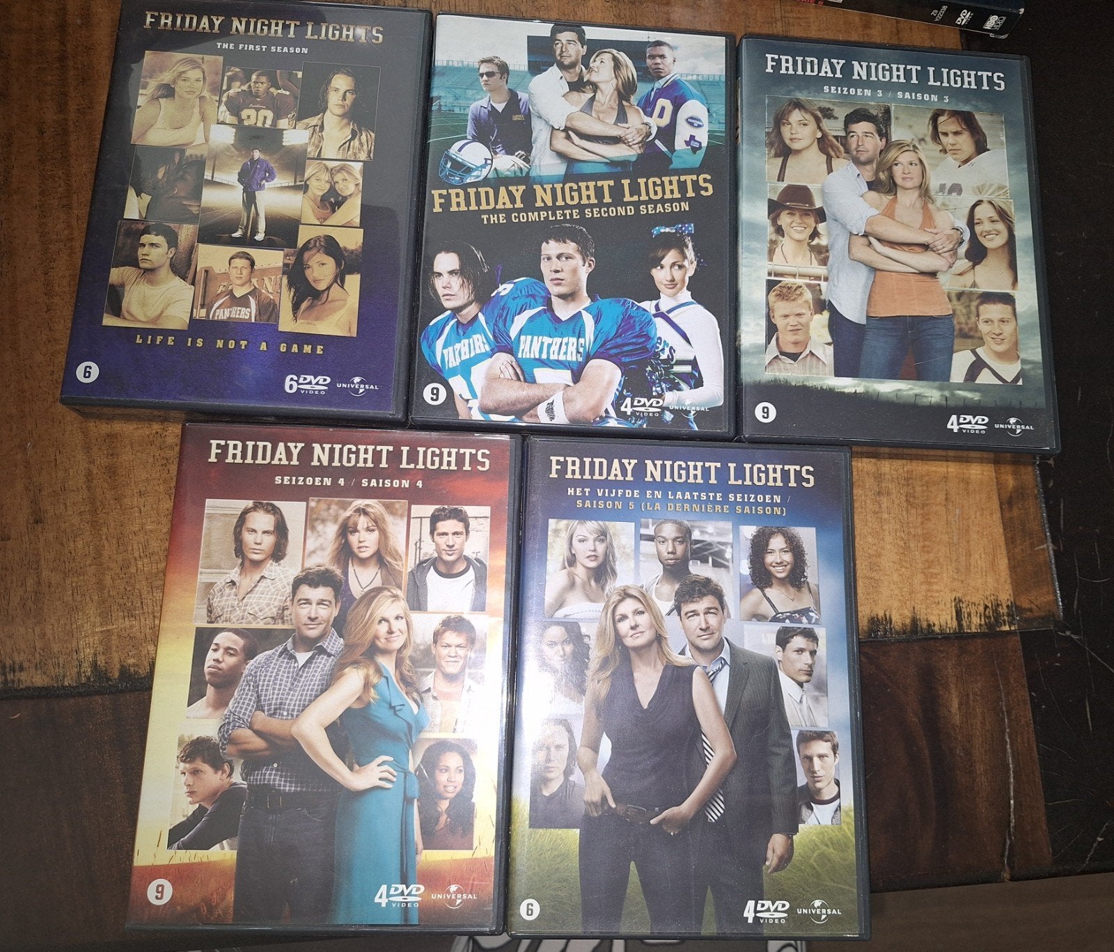 Friday Night Lights - Complete Serie (Seizoen 1-5) DVD Boxse, CD & DVD, DVD | TV & Séries télévisées, Enlèvement ou Envoi, Drame