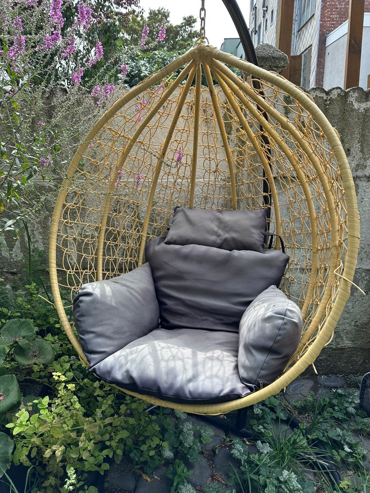 Rieten hangstoel/schommel met buitenkussen, Tuin en Terras, Tuinstoelen, Ophalen, Gebruikt, Kunststof