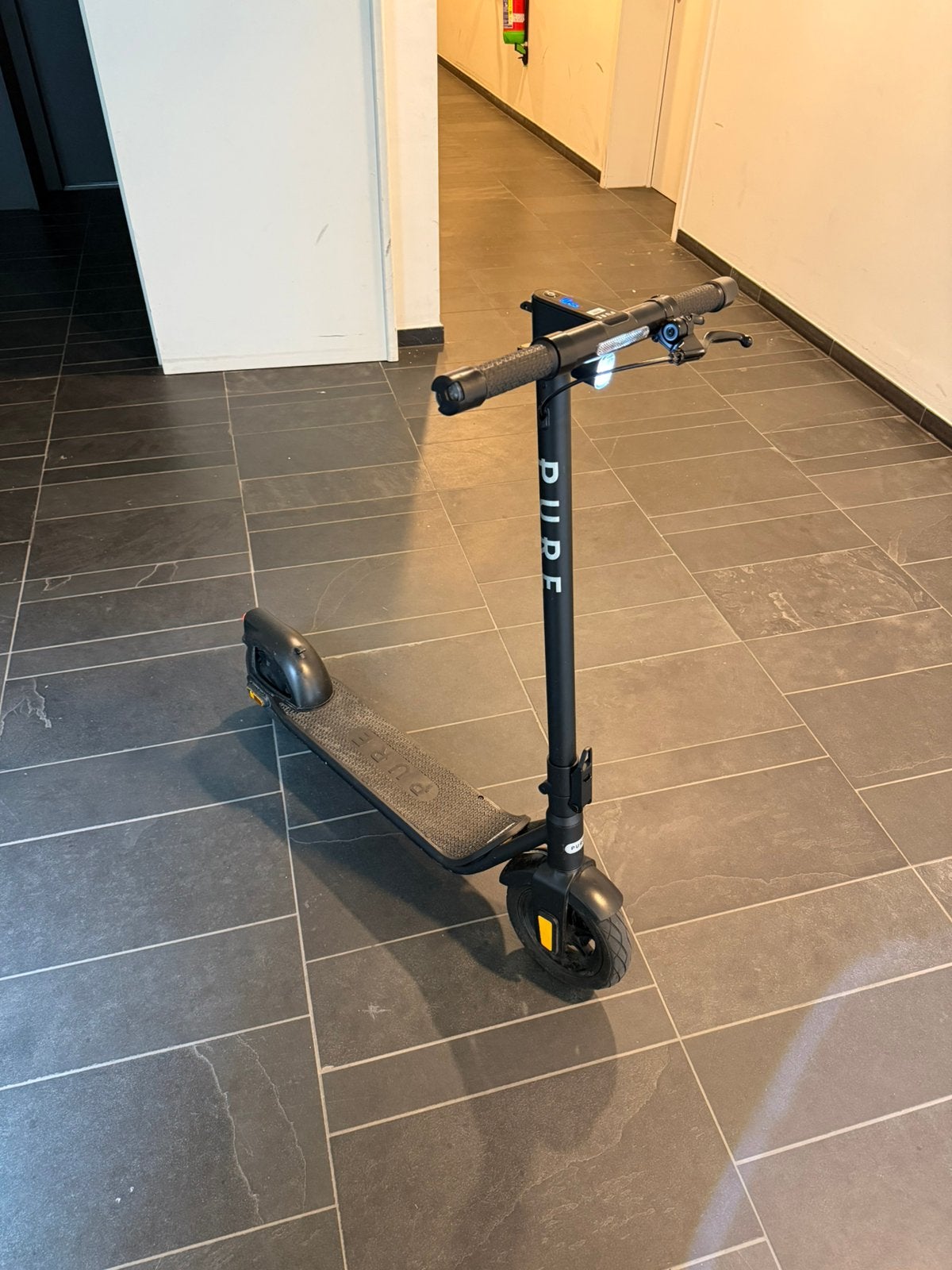 Elektrische scooter Pure Air Pro 3, Fietsen en Brommers, Steps, Ophalen, Zo goed als nieuw