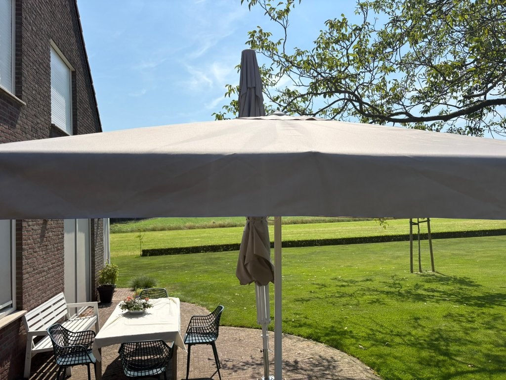 Nieuwe horeca-/tuinparasol 3x3 meter – Nieuw in doos, Tuin en Terras, Parasols, Ophalen, Nieuw, Waterdicht, Stokparasol