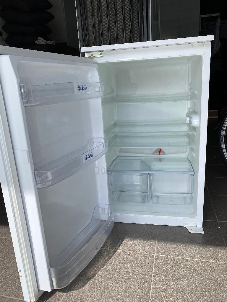 Inbouw frigo, Ophalen, 120 tot 140 cm, 100 tot 150 liter, 45 tot 60 cm