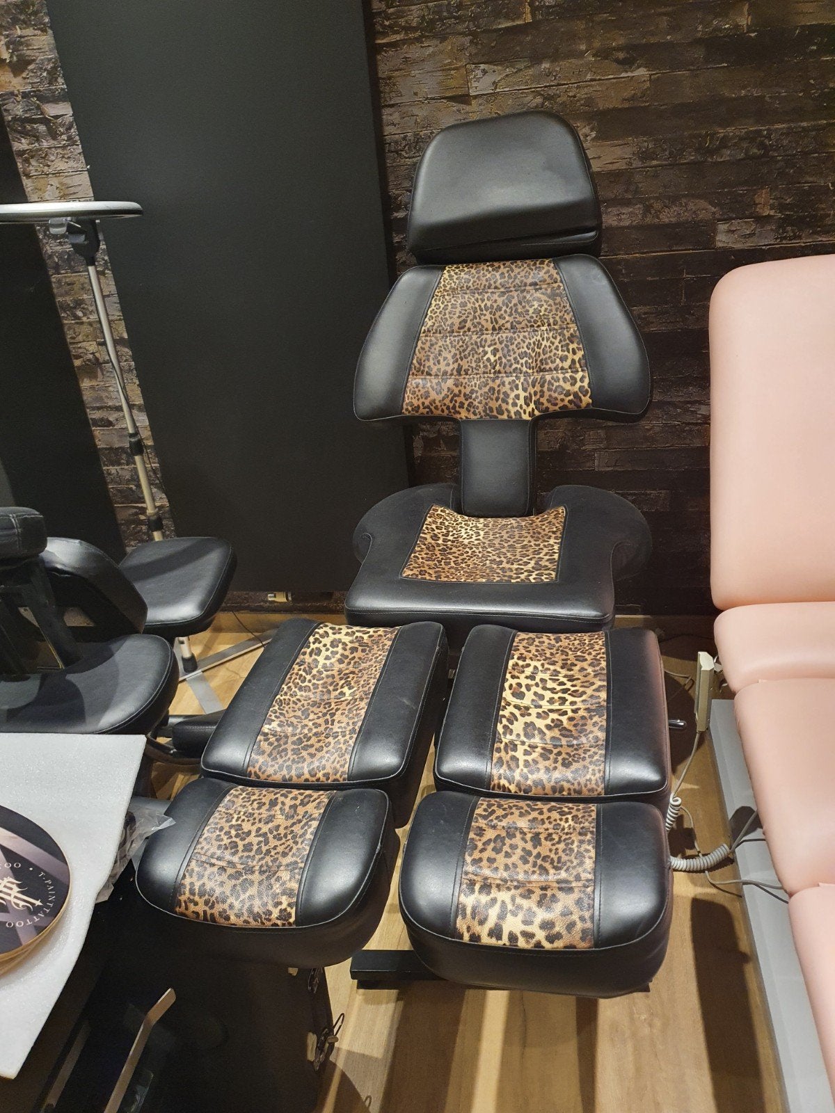tattoo behandelstoel luipaard tekoop!, Ophalen, Gebruikt