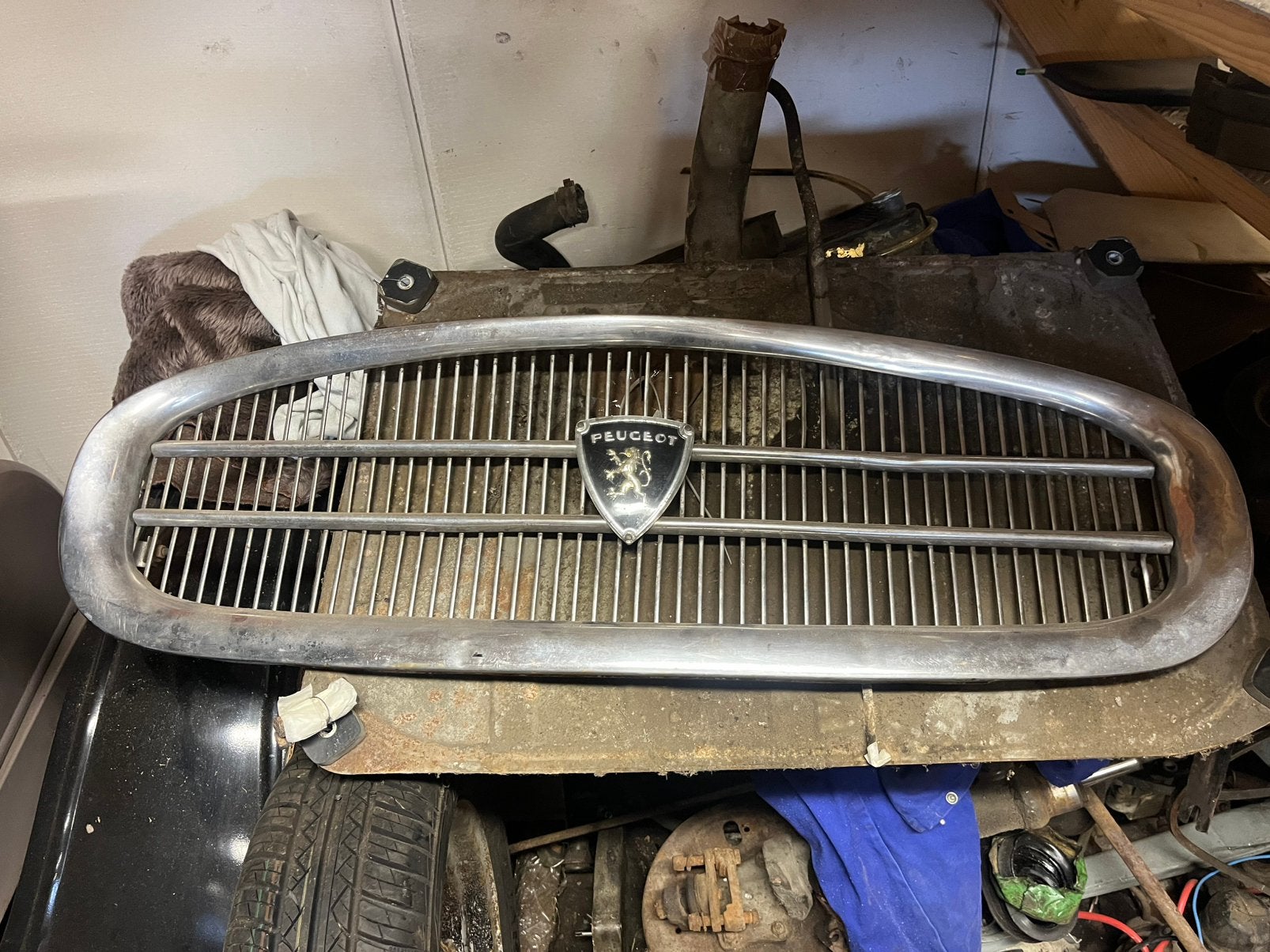 Peugeot 403 gril in goede staat, Enlèvement, Peugeot
