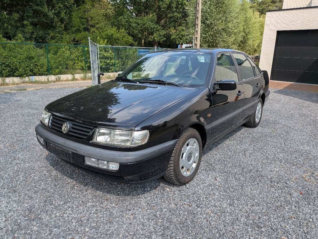 VW Passat 1.9 TD Airco 1ste eigenaar - 70000km - oldtimer, Autos, Volkswagen, Achat, Boîte manuelle, Noir, 5 portes