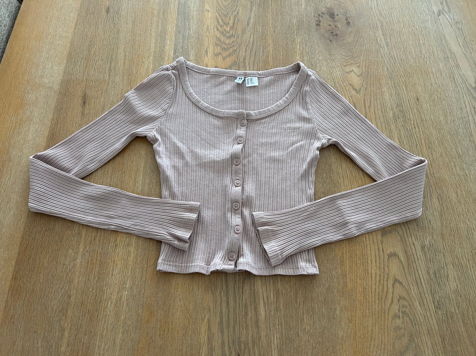 Lichtroze cropped top lange mouwen Divided H&M maat XXS, Kleding | Dames, Topjes, Ophalen of Verzenden, Zo goed als nieuw, Lange mouw