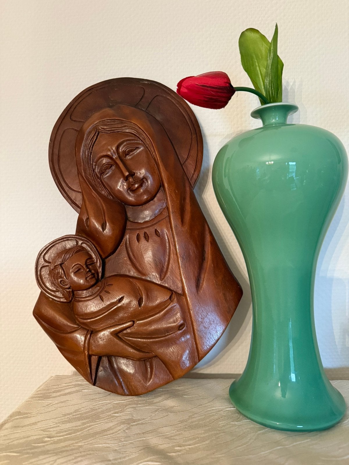 Maria met Jezus/ groot houten sculptuur, Enlèvement