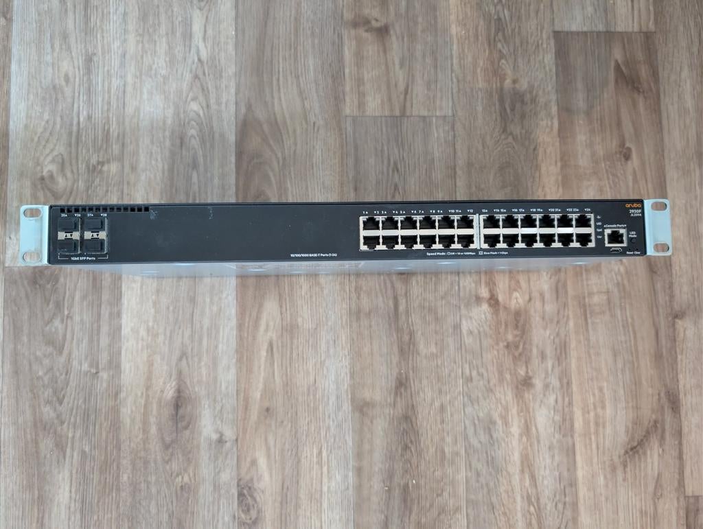 Aruba 2930F 24G 4SFP Switch (JL259A) – Layer 3, Enlèvement, Utilisé