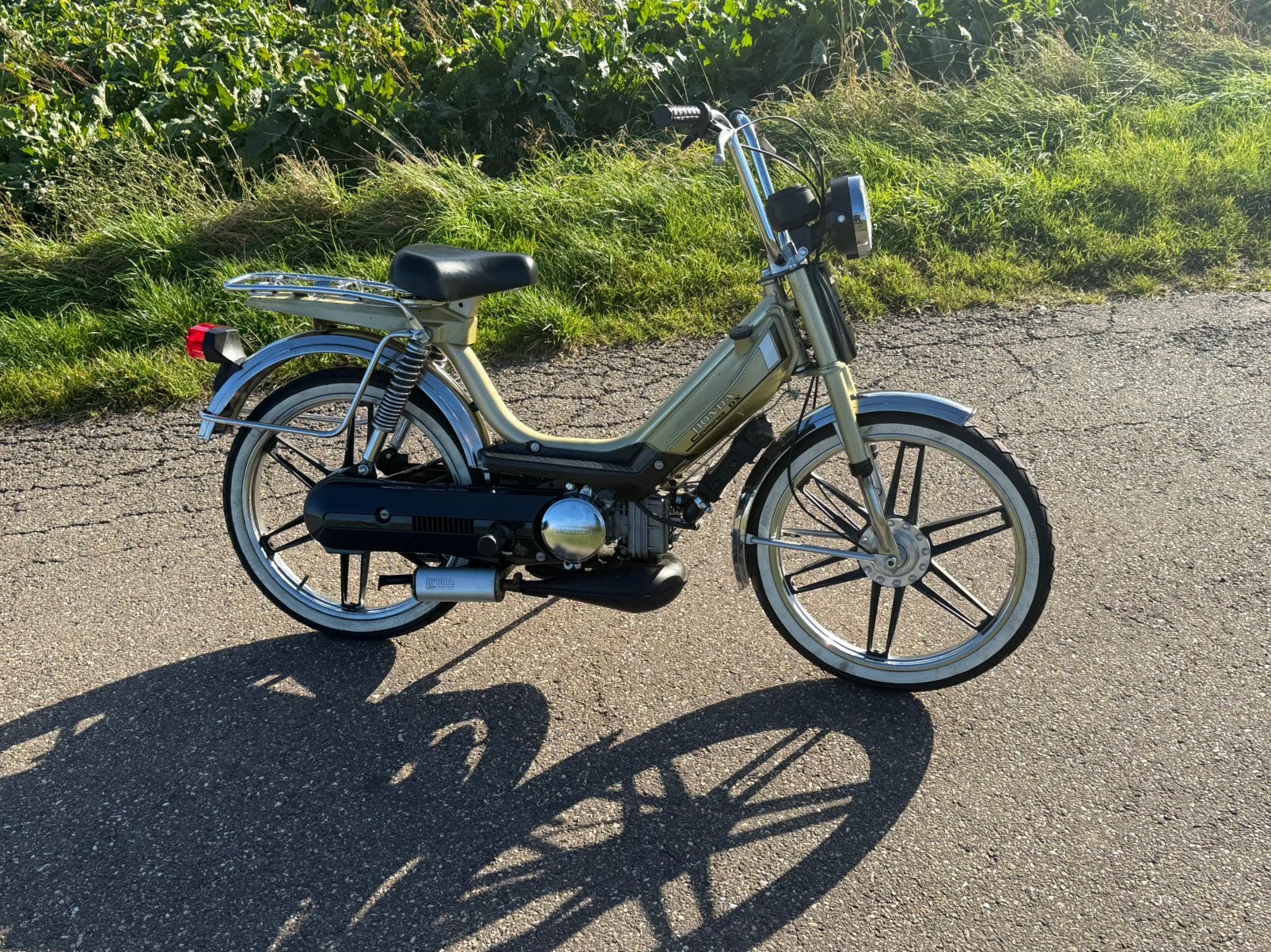Honda camino DX sport 1982 orginele mosterdgele lak, Fietsen en Brommers, Ophalen, Zo goed als nieuw