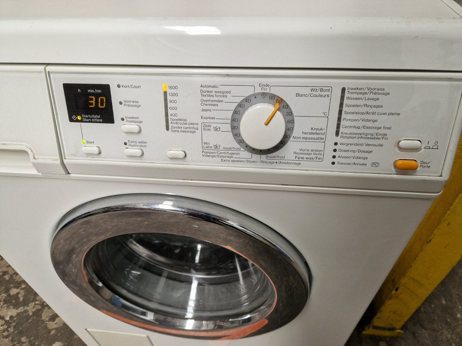 Miele wasmachine in perfect werkende staat, Ophalen, Gebruikt, 4 tot 6 kg, 1600 toeren of meer