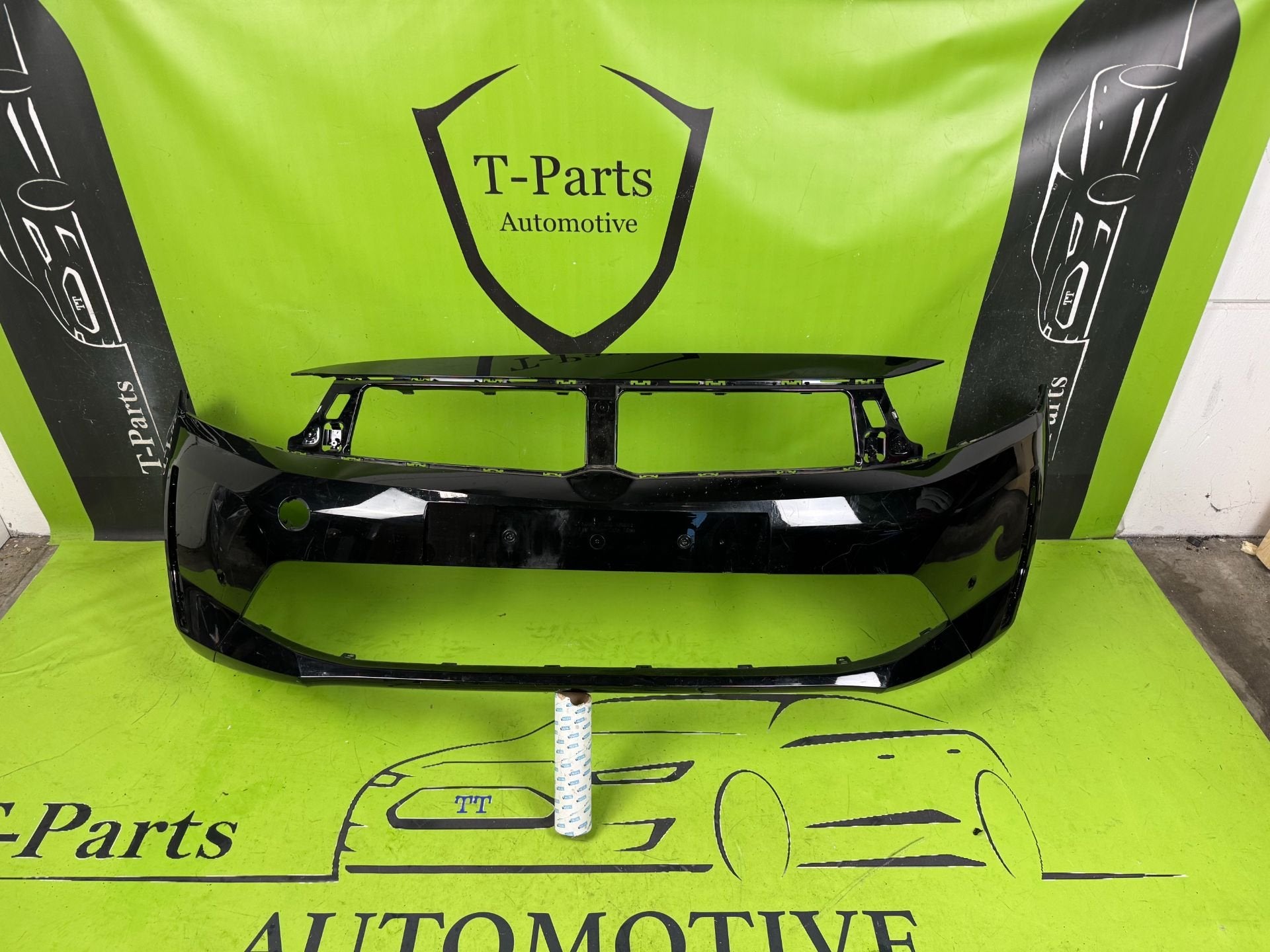 Pare-chocs avant Opel Corsa F, Pare-chocs, Opel Automobile GmbH, Opel, Bahnhofsplatz 1
65423  Russelsheim am Main, DE