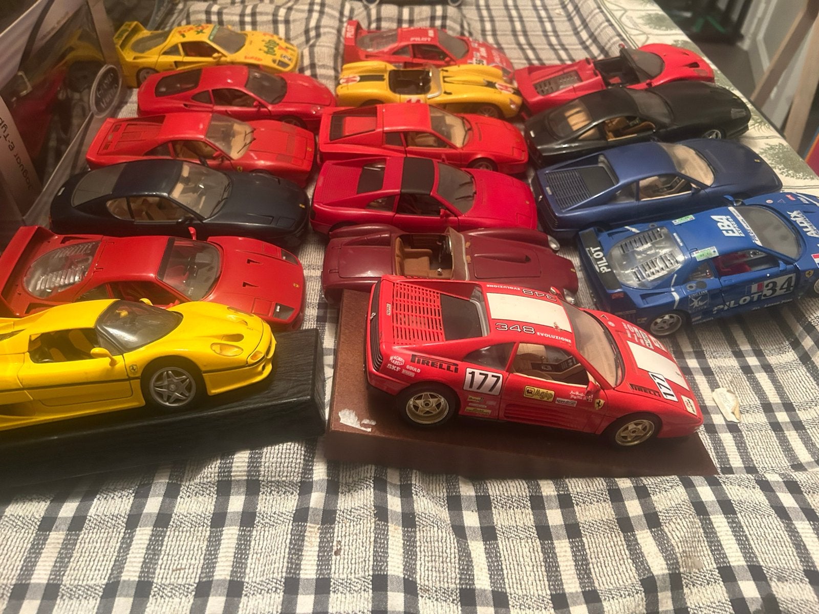 Ferrari 25 e cassée ou toutes avant 240 e, Enlèvement ou Envoi, Comme neuf