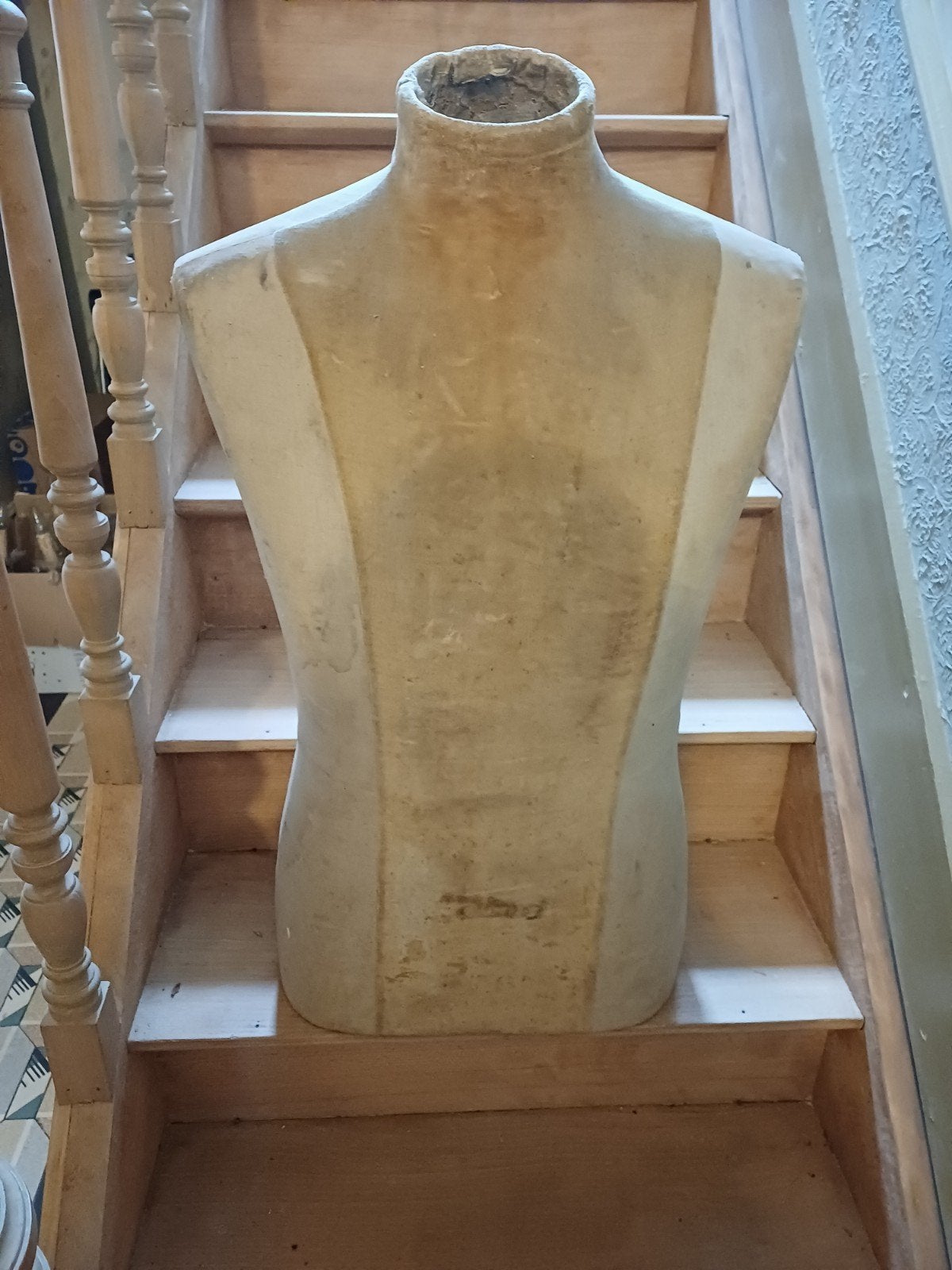 mannequin vintage, Enlèvement