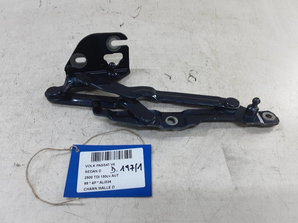 COFFRE COUVERCLE CHARNIERE DROIT Volkswagen Passat (3B2), Volkswagen, Mevr. I. Hauben, Utilisé, Rue de l'Espoir 34 34
4030  GRIVEGNÉE, BE