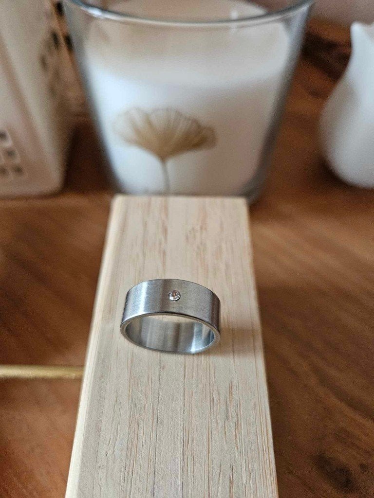 Anneau bague en acier inoxydable bijou, Enlèvement ou Envoi, Comme neuf, 18 à 19, Femme