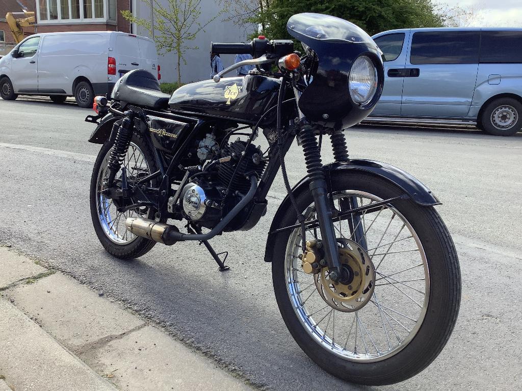 Honda dream 50 replica, Fietsen en Brommers, Ophalen