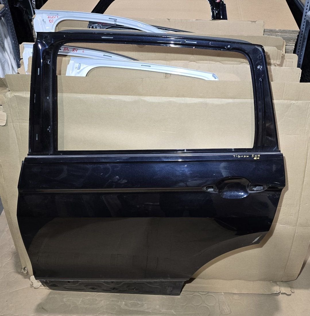 VW Tiguan 5NA PORTIER LINKS DEUR ACHTERPORTIER LINKSACHTER, Arrière, Volkswagen, -, Origine de la pièce connue