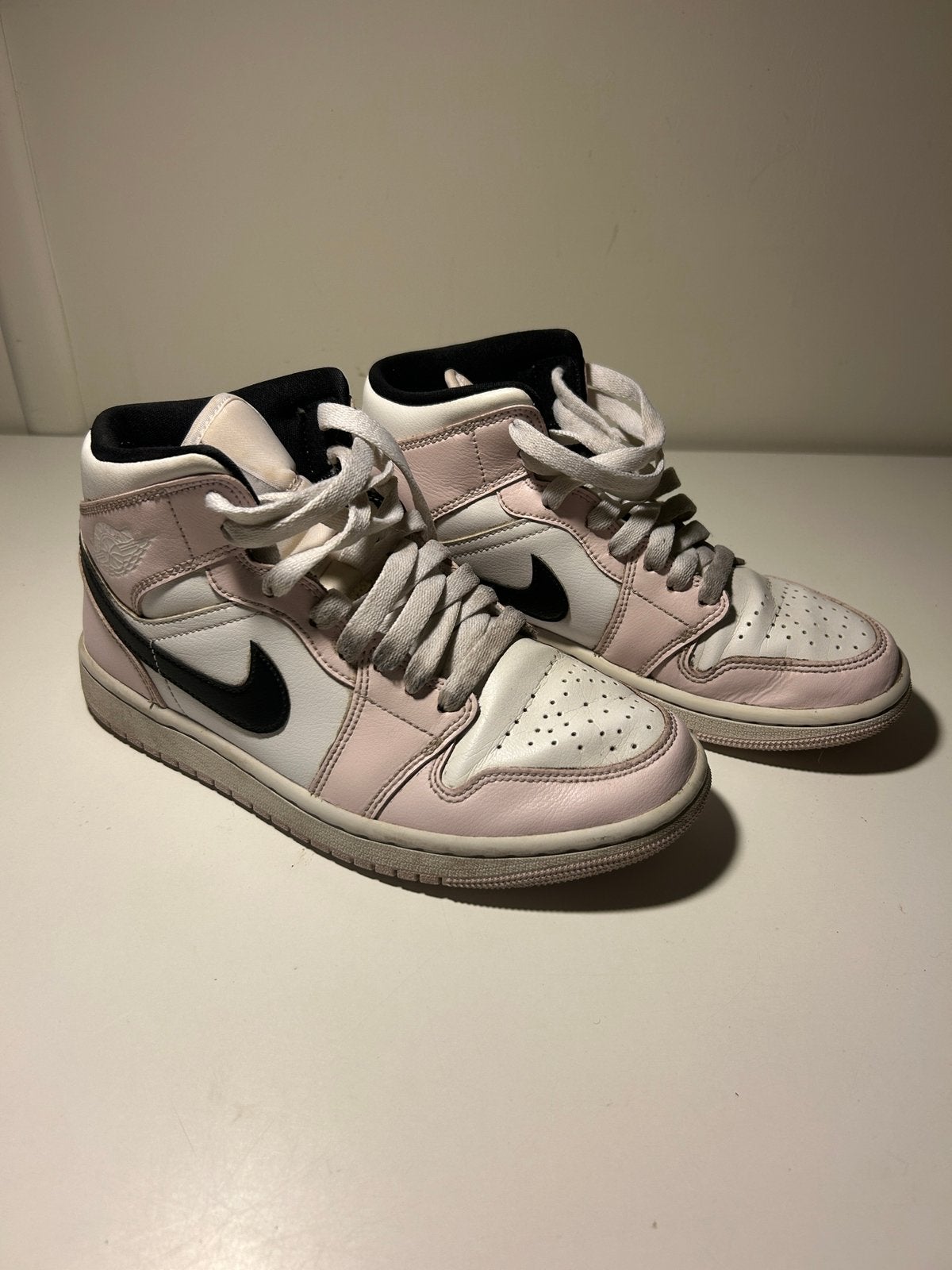 Nike Air Jordan 1 Mid - Maat 38, Kleding | Dames, Schoenen, Ophalen of Verzenden, Gedragen, Wit, Sportschoenen