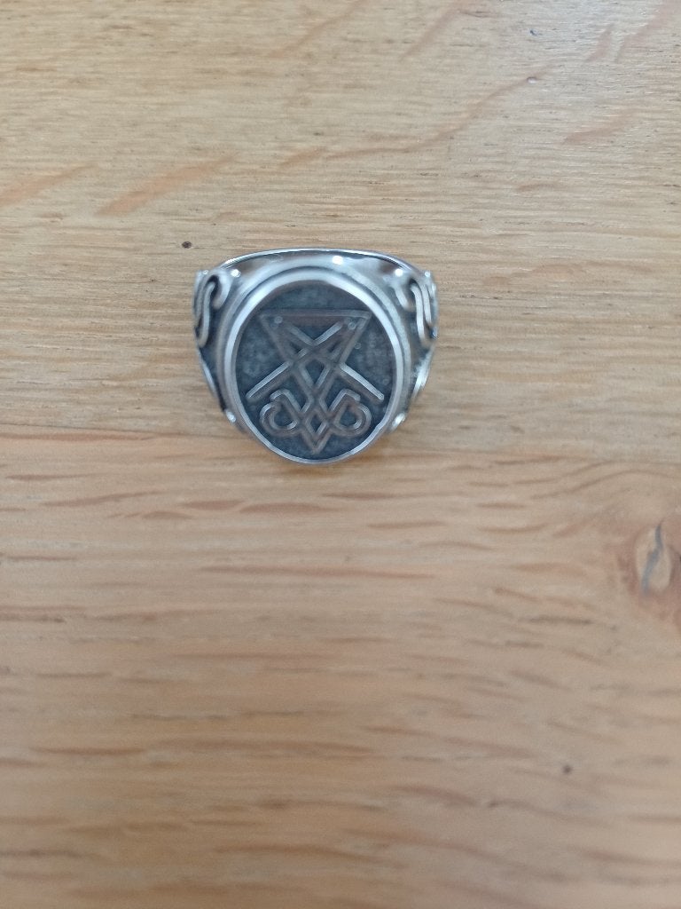 Sigil van Lucifer ring (mt 66), 20 of groter, IJzer of Staal, Nieuw, Ophalen of Verzenden