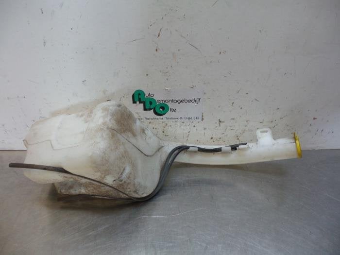 Ruitensproeiertank voor van een Ford Fiesta (Fiesta 02-), Gebruikt, -, -, Ophalen of Verzenden