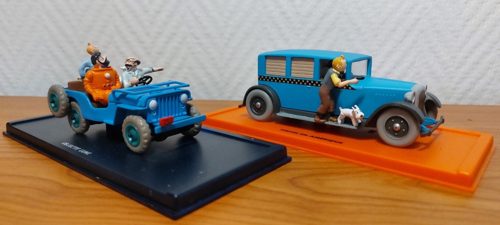 2 Kuifje Atlas auto's 1/43 'De taxi checker + De jeep', Verzamelen, Ophalen of Verzenden, Kuifje, Gebruikt, Beeldje of Figuurtje