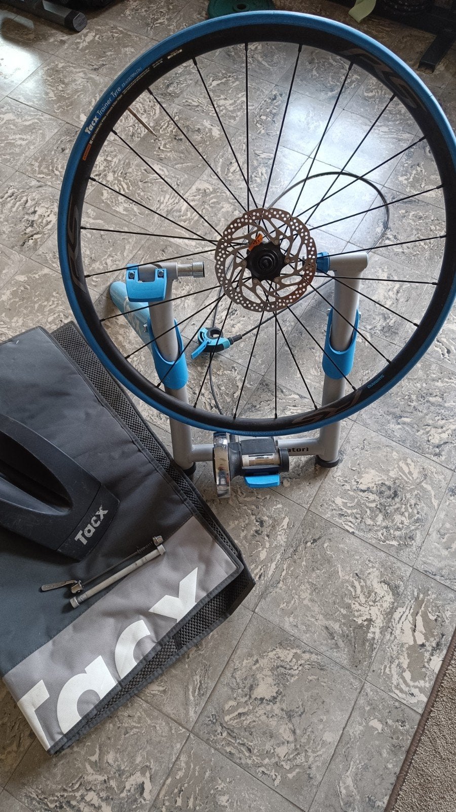 tacx satori met wiel en accesoires, Ophalen