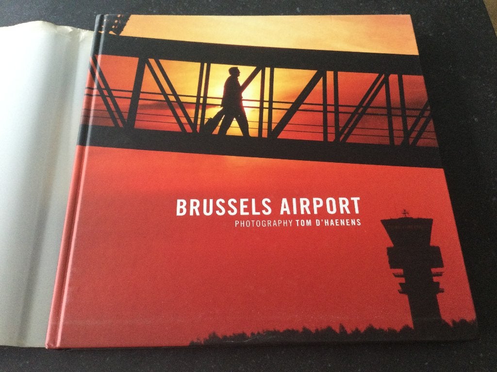 Boek aviatie  "Brussels Airport" Tom d'Haenens, Boeken, Ophalen, Fotografen